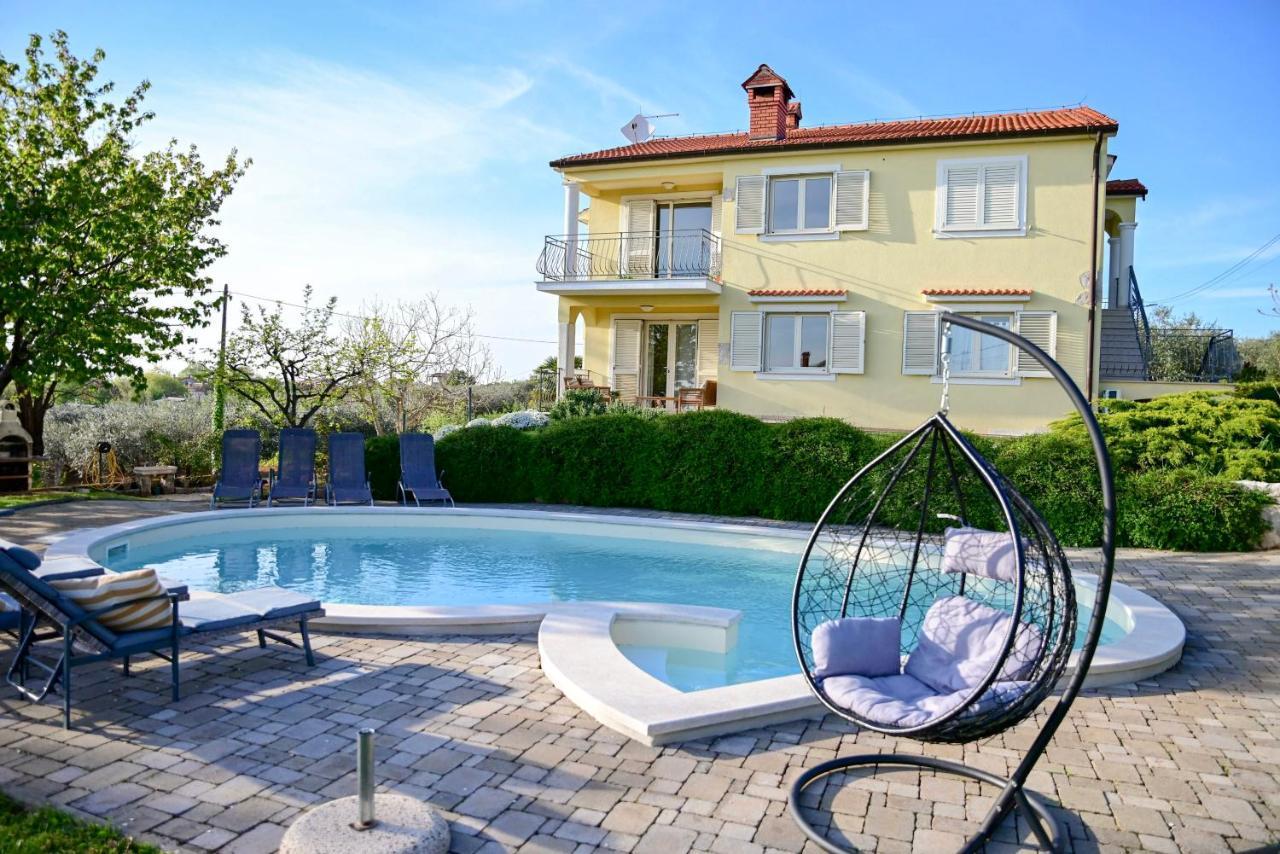 Apartment Laetitia Kaštelir Exterior foto